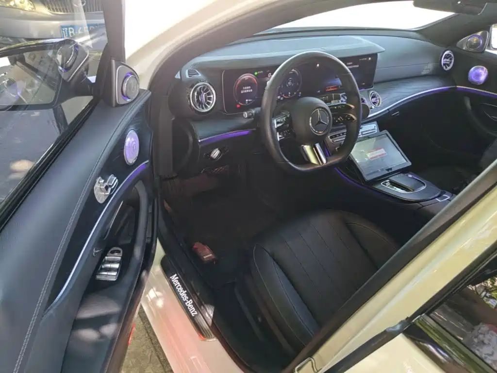 Mercedes-Benz E-Class (Import) — миниатюра 16