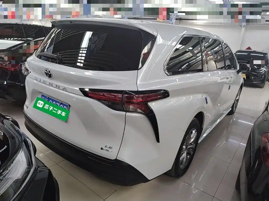 Toyota Sienna — миниатюра 7