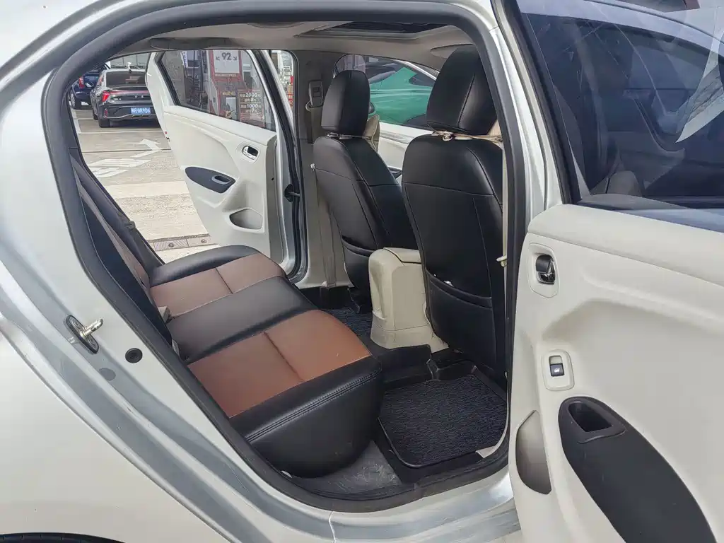 Citroen Elysee — миниатюра 10