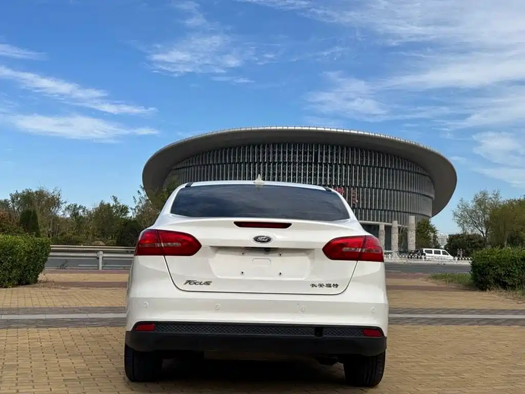 Ford Focus — миниатюра 5