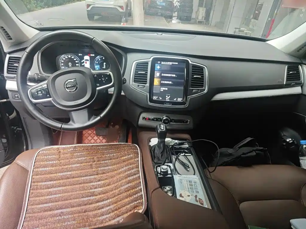 Volvo XC90 — миниатюра 13