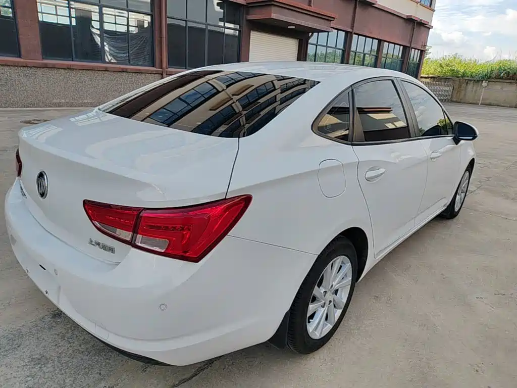 Buick Verano — миниатюра 7