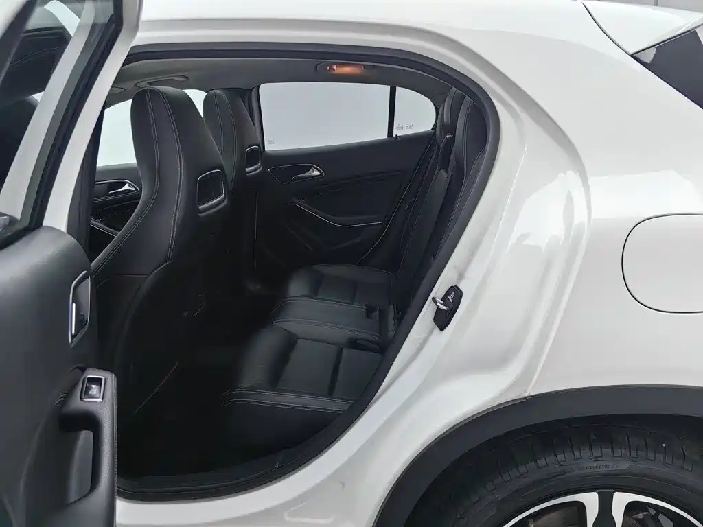 Mercedes-Benz GLA — миниатюра 15