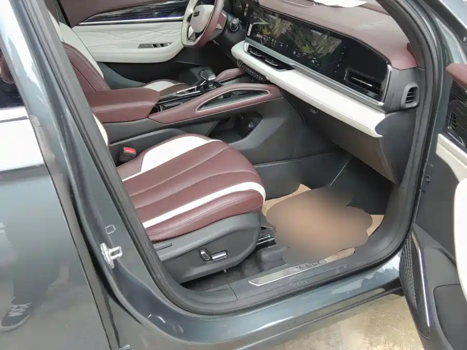 Geely Xingyue L — миниатюра 8