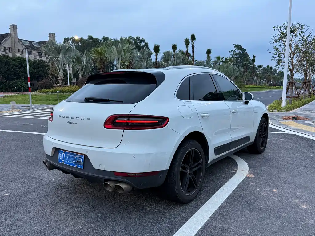 Porsche Macan — миниатюра 7