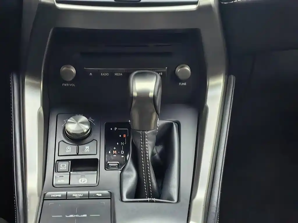 Lexus NX — миниатюра 13
