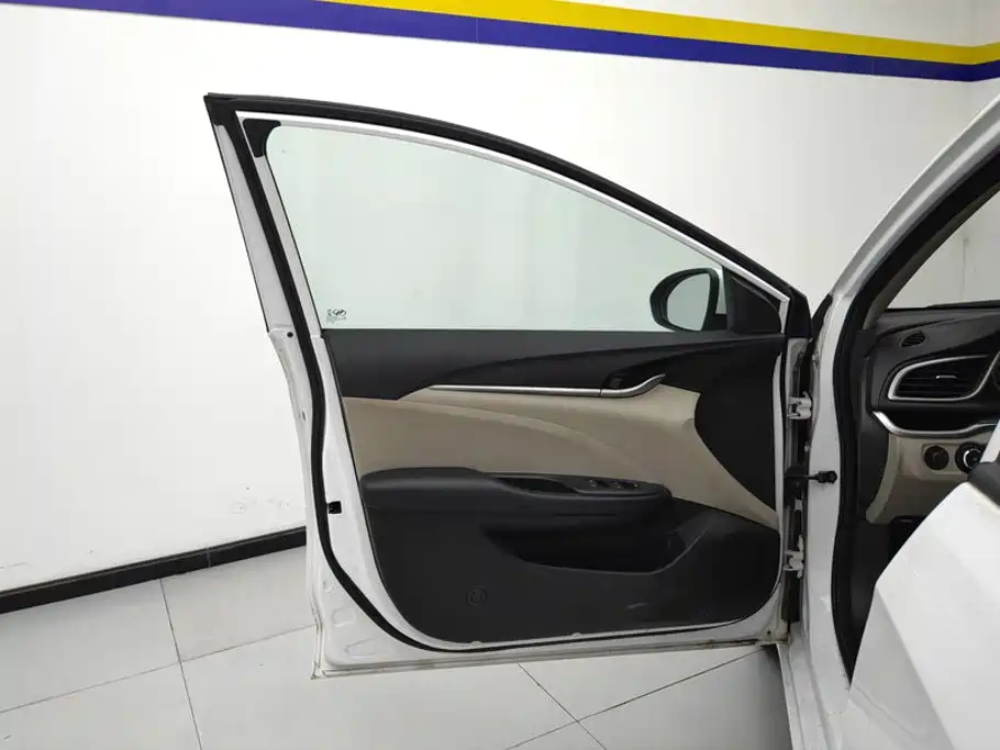 Buick Excelle — миниатюра 7