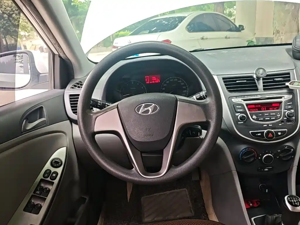 Hyundai Verna — миниатюра 11