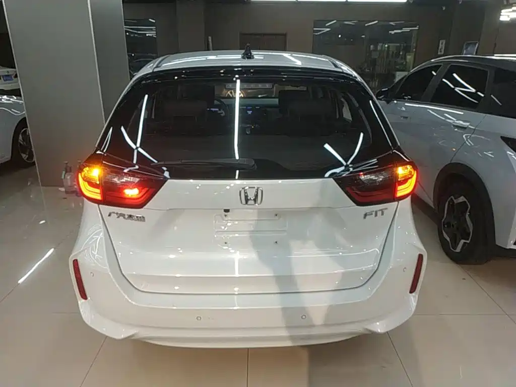 Honda Fit — миниатюра 6