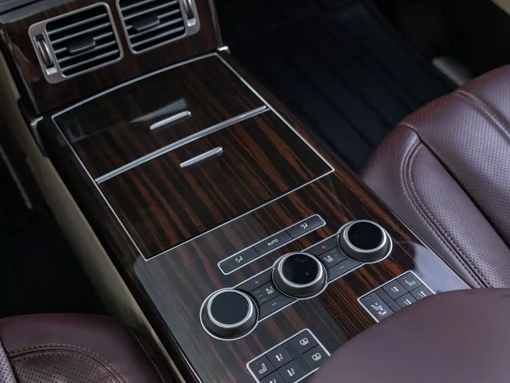 Land Rover Range Rover — миниатюра 23