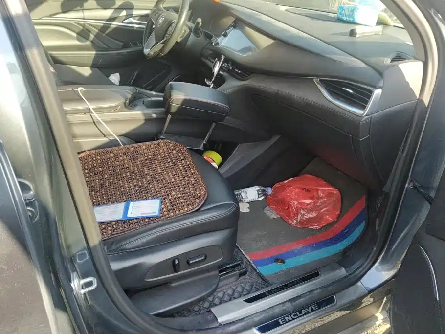 Buick Enclave — миниатюра 8
