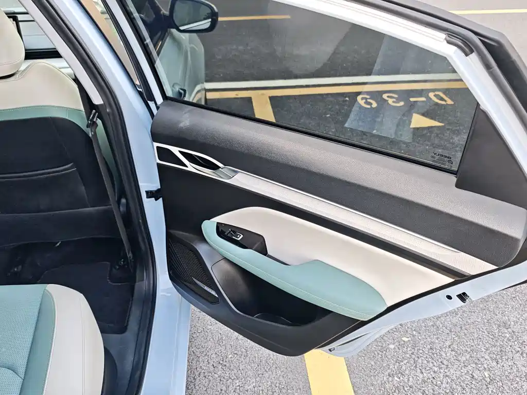Geely L HiP — миниатюра 18