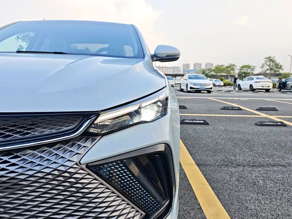 Geely L HiP — миниатюра 28