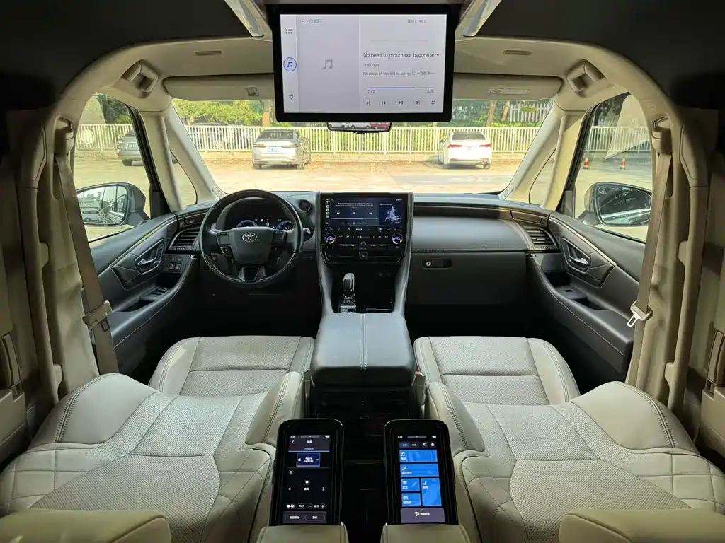 Toyota Alphard — миниатюра 4