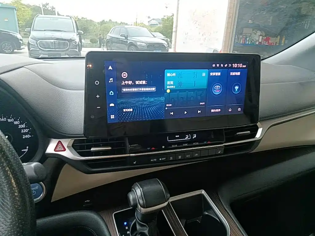 Toyota Granvia — миниатюра 13