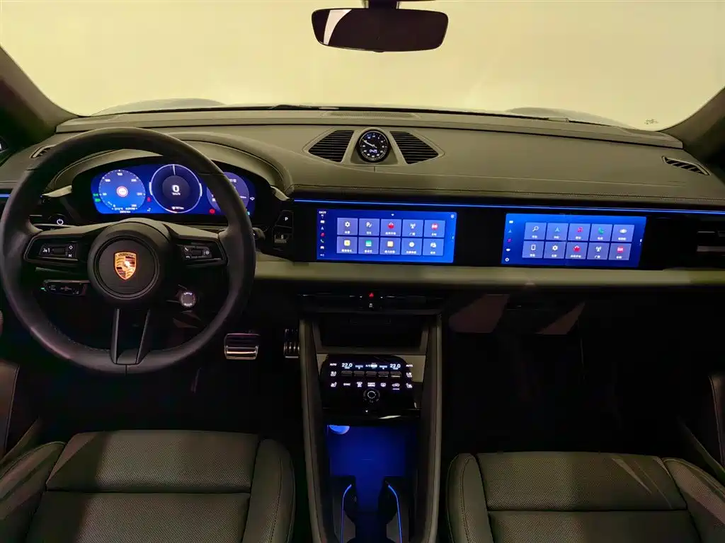 Porsche Macan EV — миниатюра 10