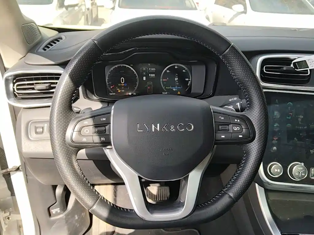 Lynk & Co 01 EM-P — миниатюра 11
