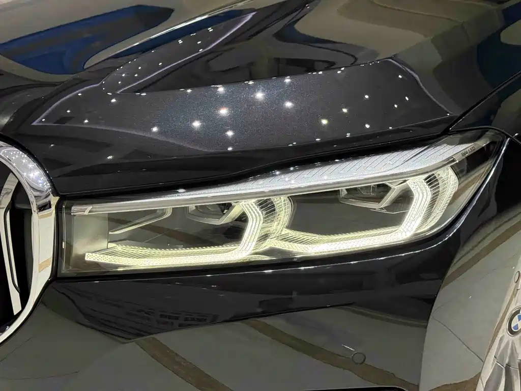 BMW 7 Series — миниатюра 9