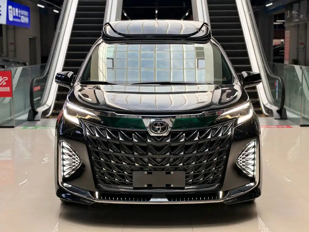 Toyota Granvia — миниатюра 2