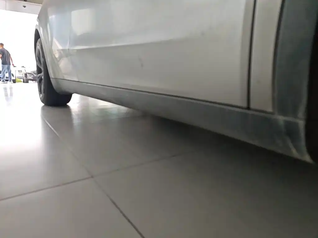 Tesla Model Y — миниатюра 21