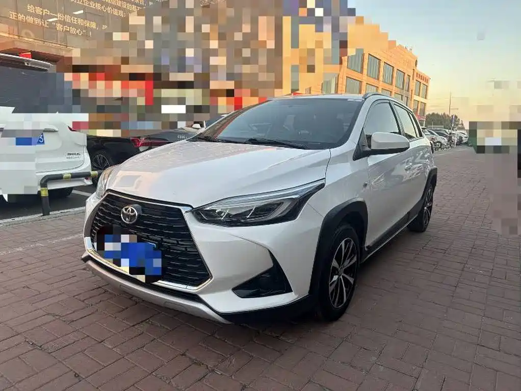 Toyota Yaris L — миниатюра 2