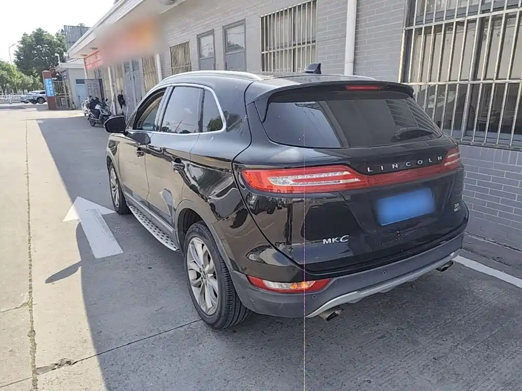 Lincoln MKC — миниатюра 5