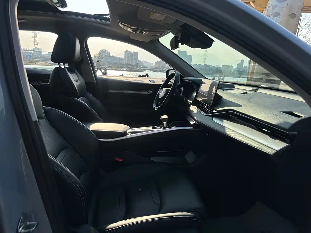 GEELY AUTOMOBILE XINGRUI