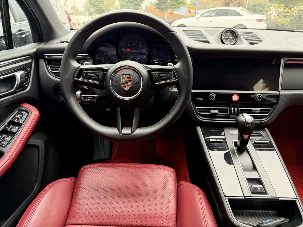 Porsche Macan — миниатюра 7