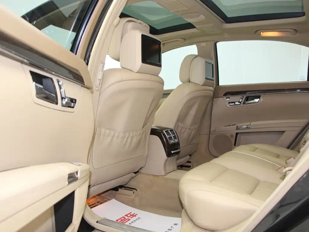Mercedes-Benz S-Class — миниатюра 12