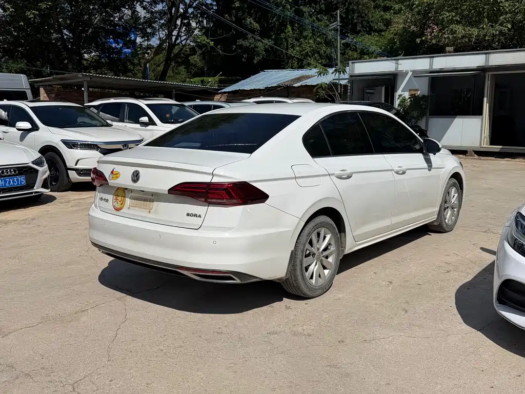 Volkswagen Bora 2020 1.5L AT Comfort