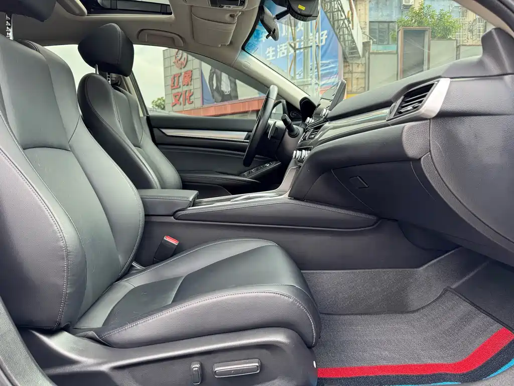 Honda Accord — миниатюра 12