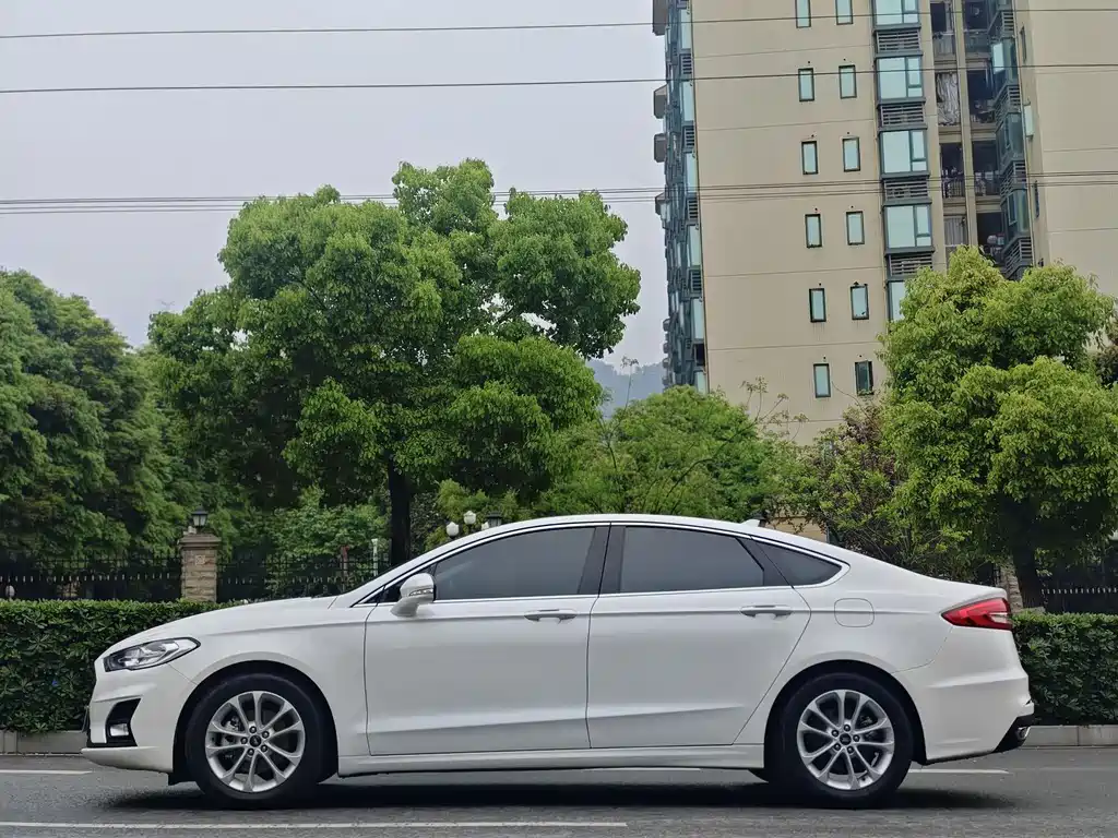 Ford Mondeo 2020 EcoBoost 180 Fashion