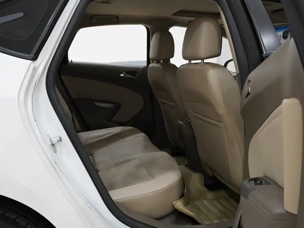 Buick Excelle — миниатюра 11