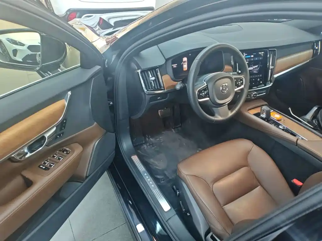 Volvo S90 — миниатюра 16