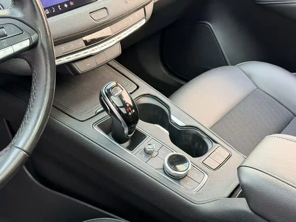 Cadillac XT4 — миниатюра 16
