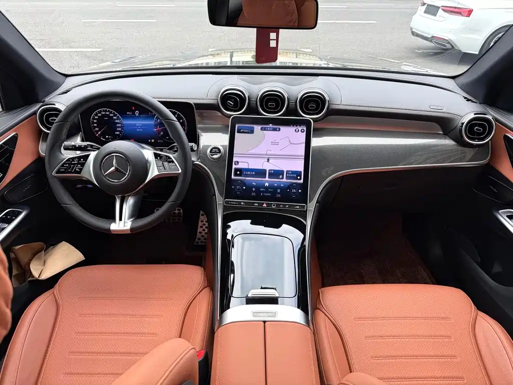 Mercedes-Benz GLC 2024 GLC 260 L 4MATIC 5 мест