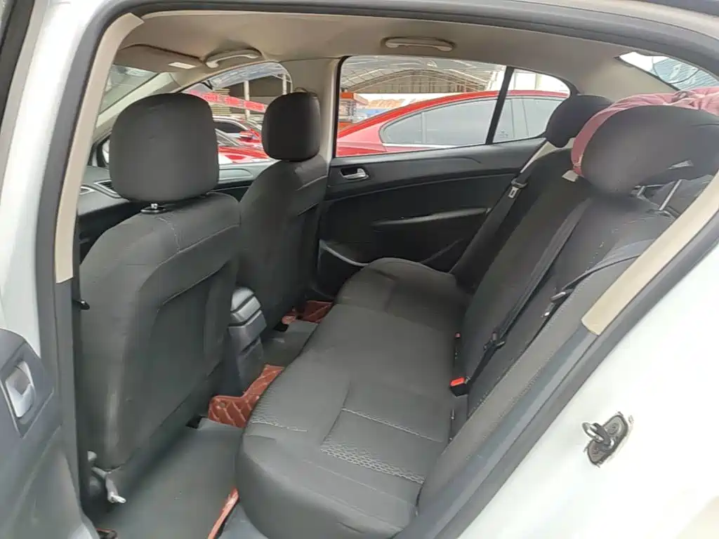 Peugeot 308 — миниатюра 17