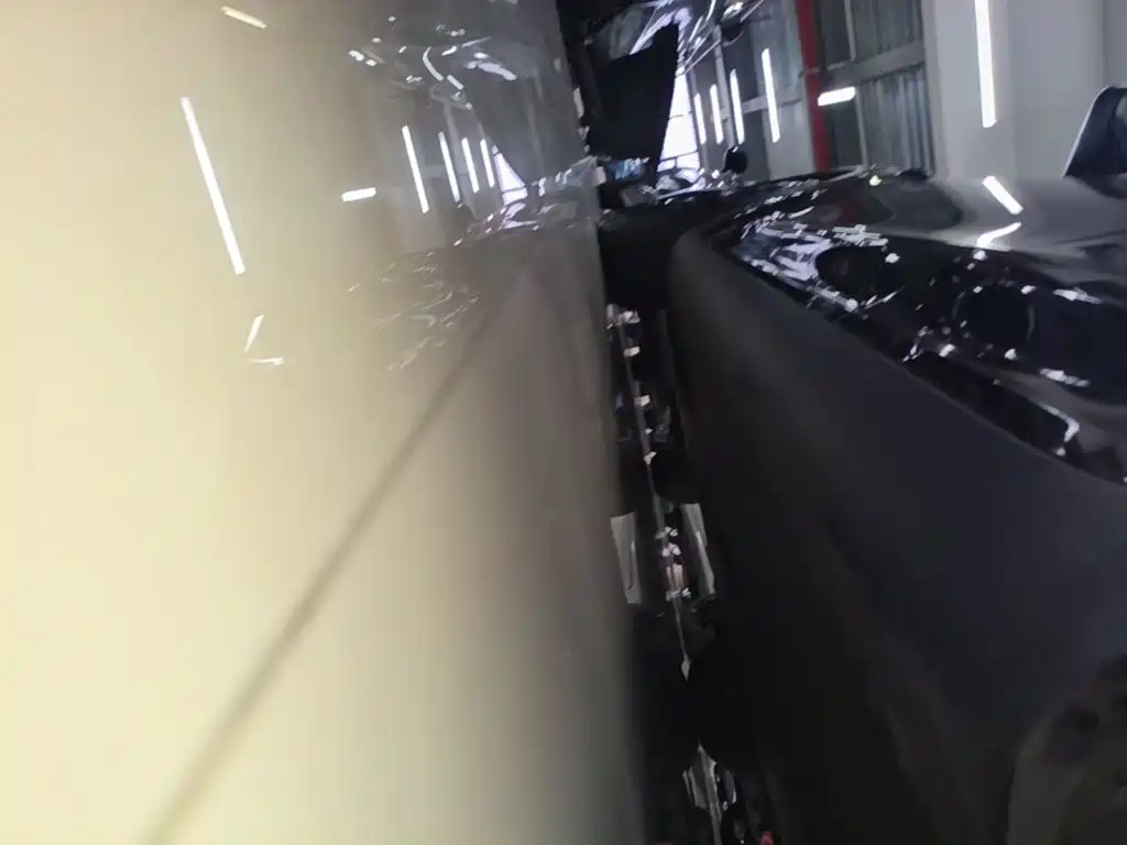 Tesla Model Y — миниатюра 22