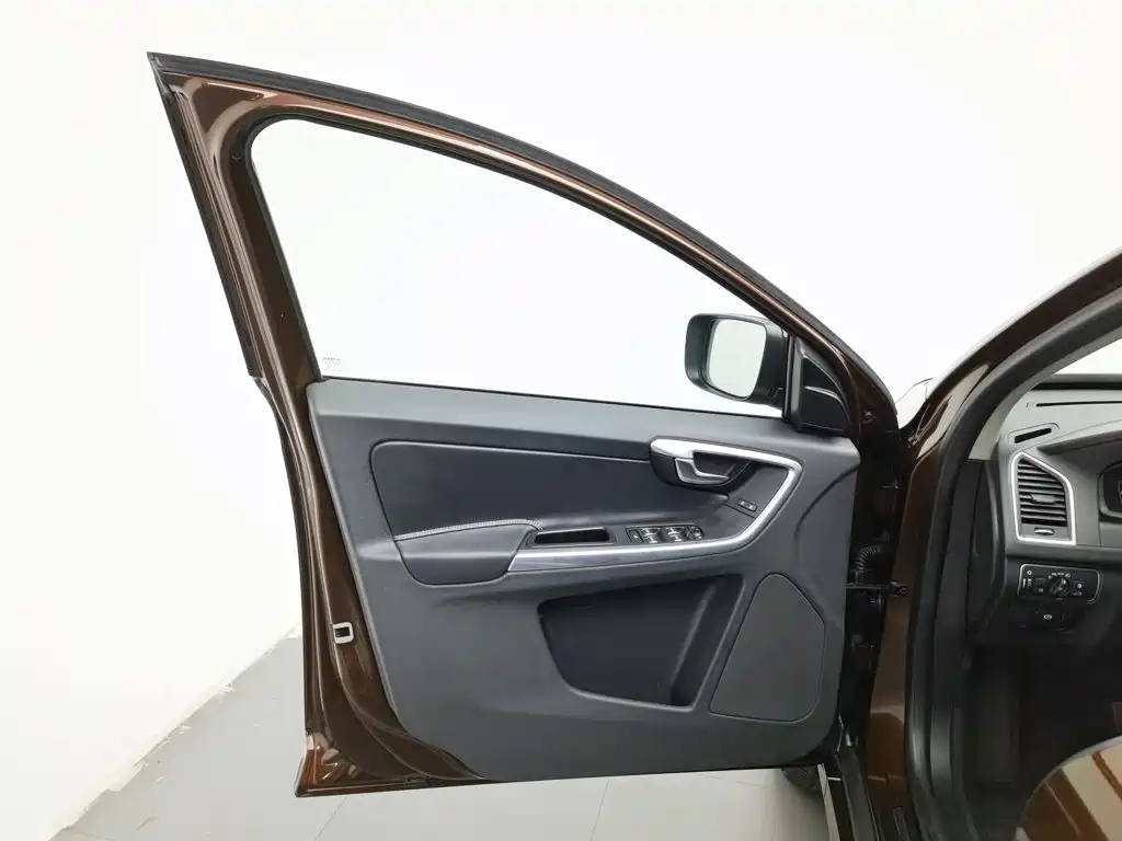 Volvo XC60 — миниатюра 8