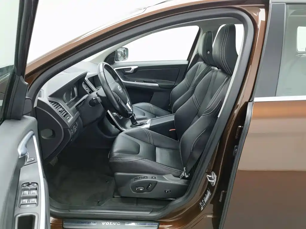 Volvo XC60 — миниатюра 10