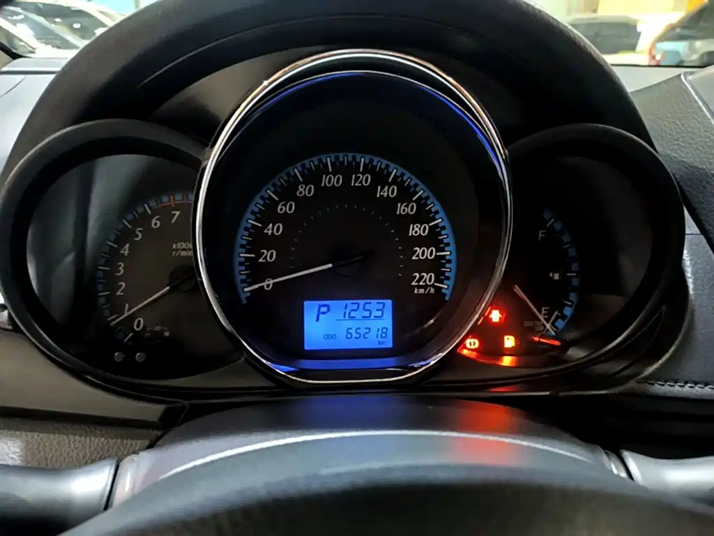 Toyota Yaris L — миниатюра 12