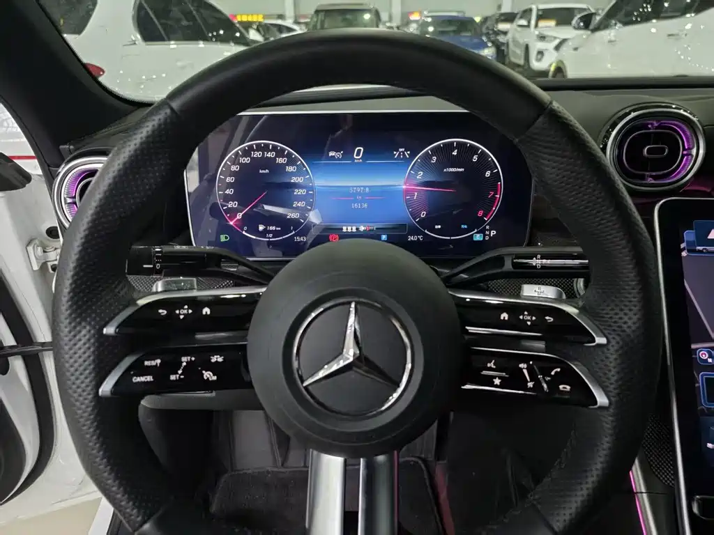 Mercedes-Benz C-Class — миниатюра 8
