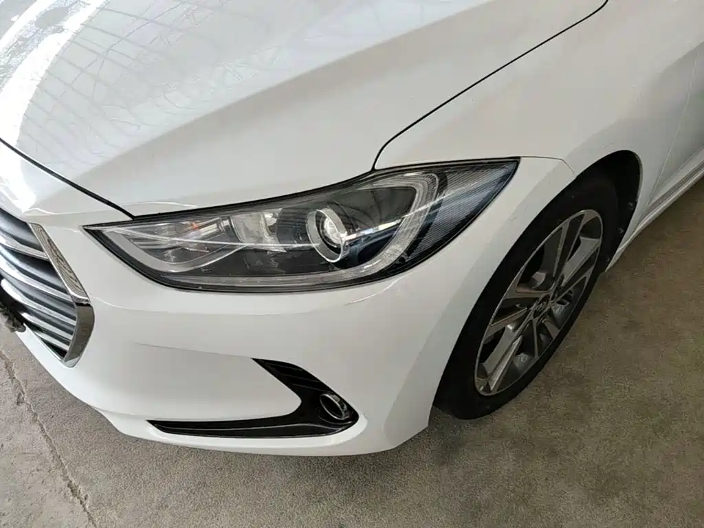 Hyundai Elantra — миниатюра 24