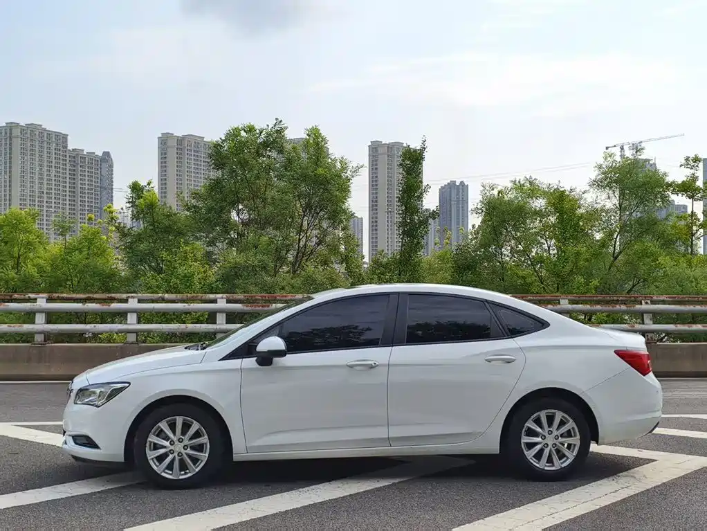 Buick Verano — миниатюра 18