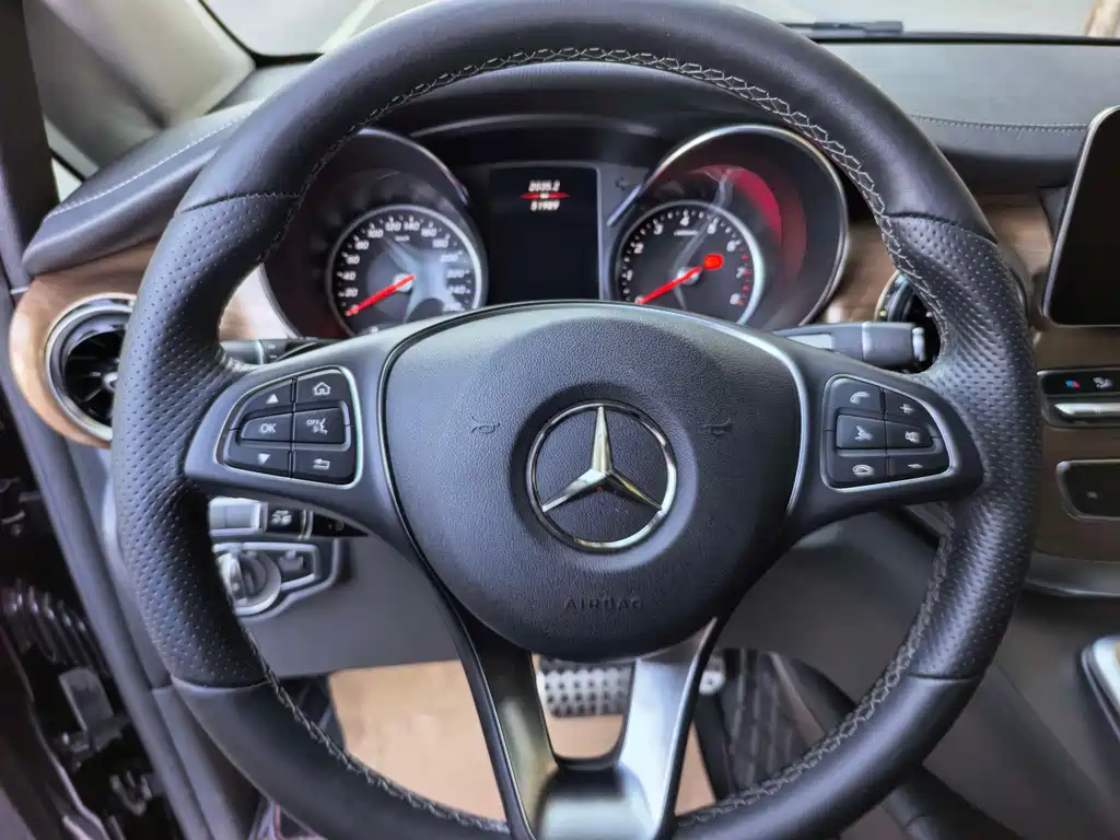 Mercedes-Benz V-Class — миниатюра 11