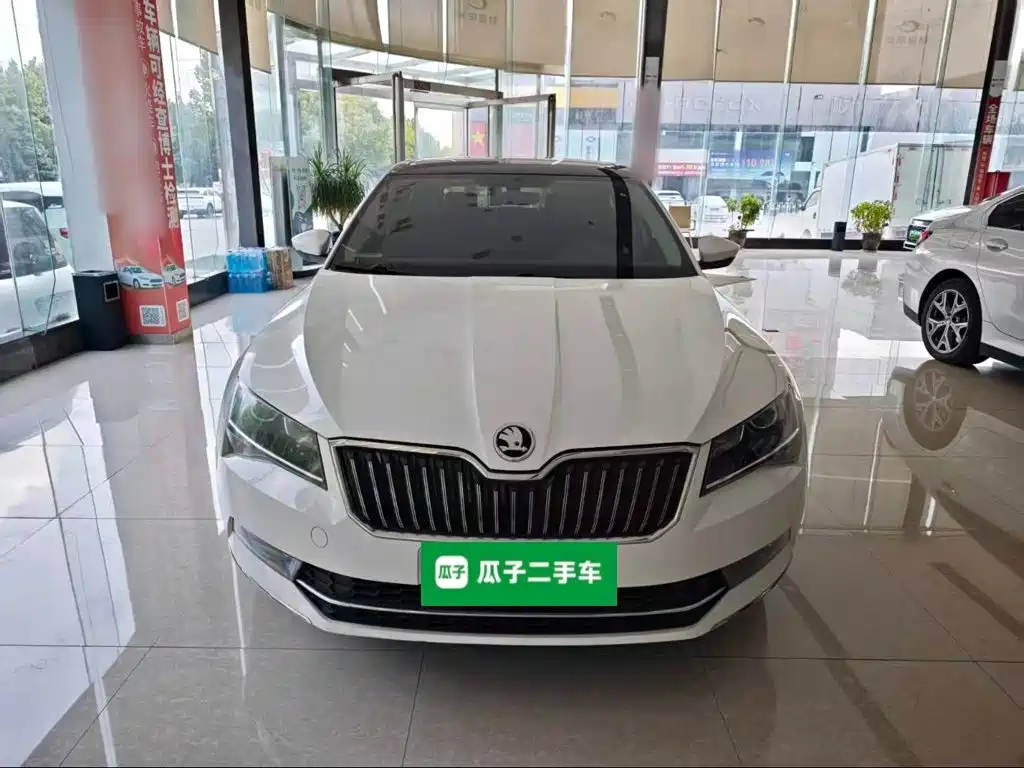 Skoda Superb — миниатюра 3