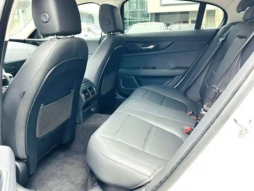 Jaguar XEL — миниатюра 5