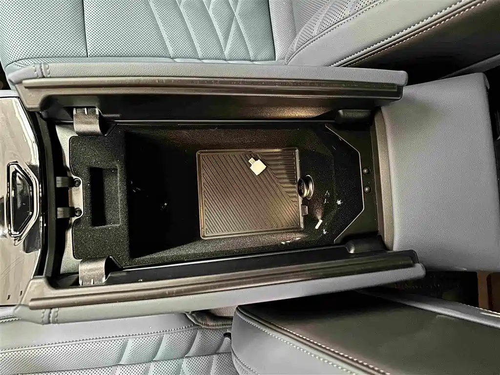 BMW 5 Series — миниатюра 18