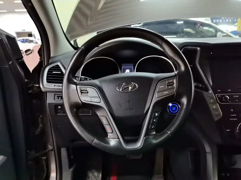Hyundai Santa Fe — миниатюра 11