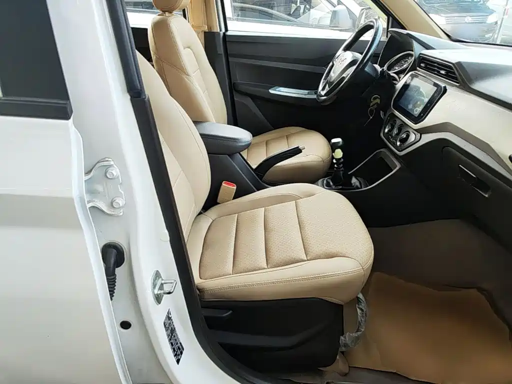 Wuling Hongguang — миниатюра 20